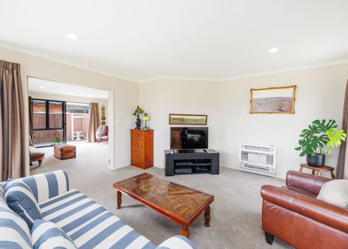  at 76 Geneva Terrace, Kelvin Grove, Palmerston North, Manawatu / Whanganui