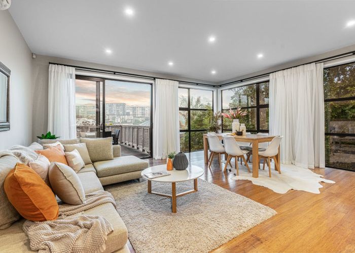  at 102 Bassett Road, Remuera, Auckland