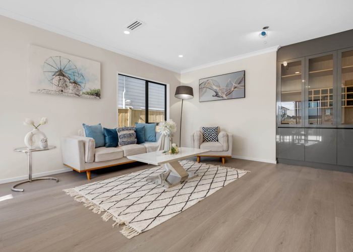  at 6  Knockanara Drive, Flat Bush, Manukau City, Auckland