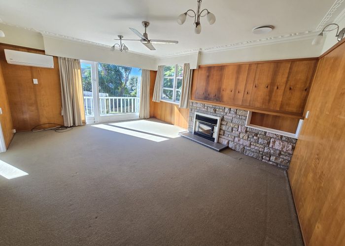 at 6 Divich Ave, Te Atatu Peninsula, Waitakere City, Auckland