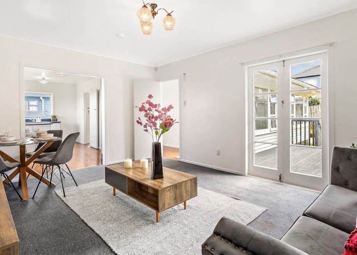  at 16 Graham Bell Avenue, Mount Roskill, Auckland City, Auckland