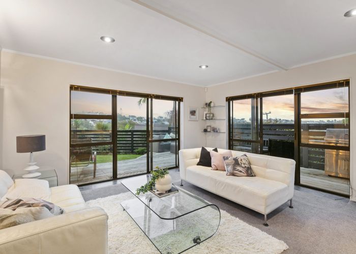  at 2/38 Penzance Road, Mairangi Bay, North Shore City, Auckland