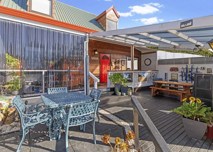  at 2/8 Leven Lane, Totara Heights, Manukau City, Auckland
