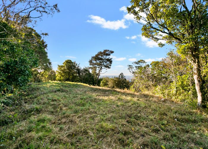  at 910 West Coast Rd, Waiatarua, Waitakere