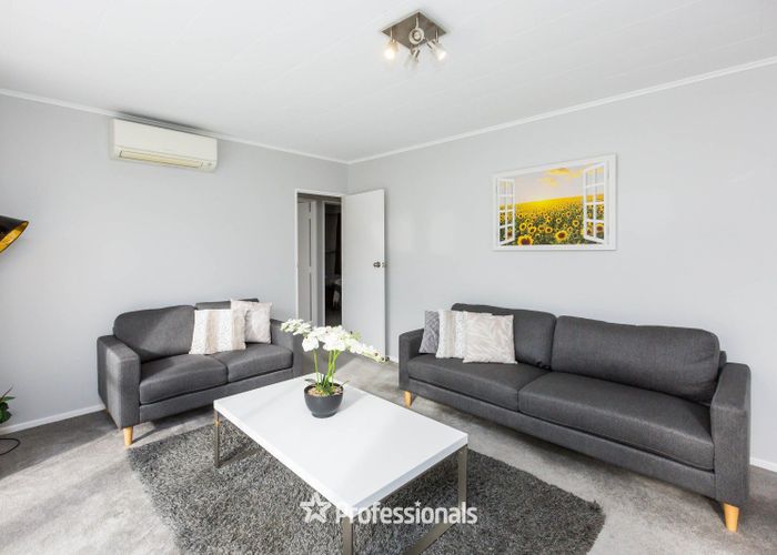  at 7 Garth Lane, Maoribank, Upper Hutt, Wellington