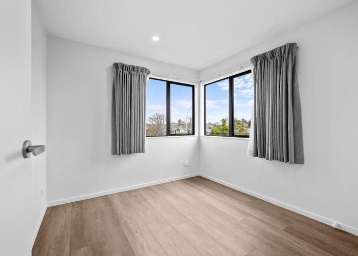  at 16D Gossamer Dr, Pakuranga Heights, Manukau City, Auckland
