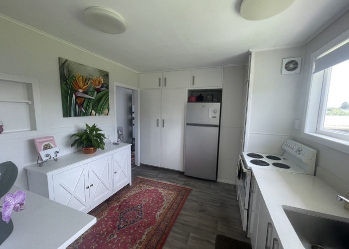  at 52B Amberley Ave  , Te Atatu South, Waitakere City, Auckland