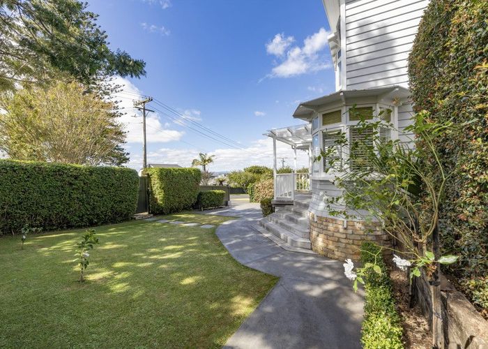  at 2B Forbes Street, Onehunga, Auckland