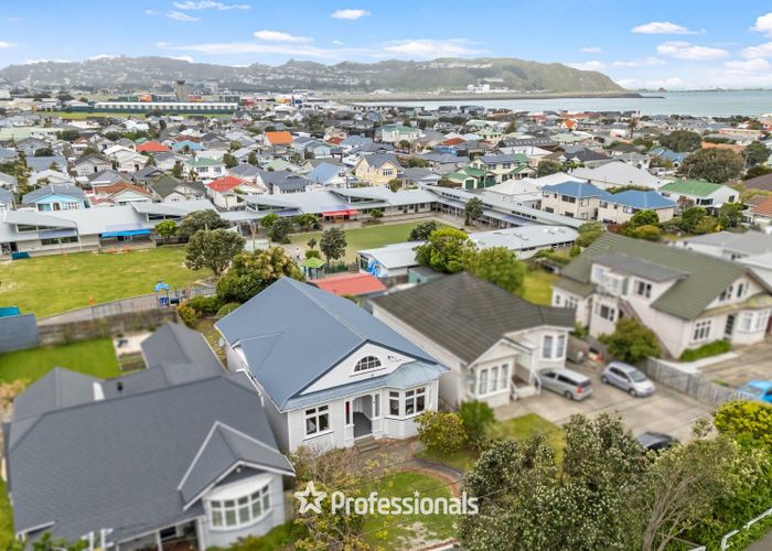  at 79 Queens Drive, Lyall Bay, Wellington, Wellington