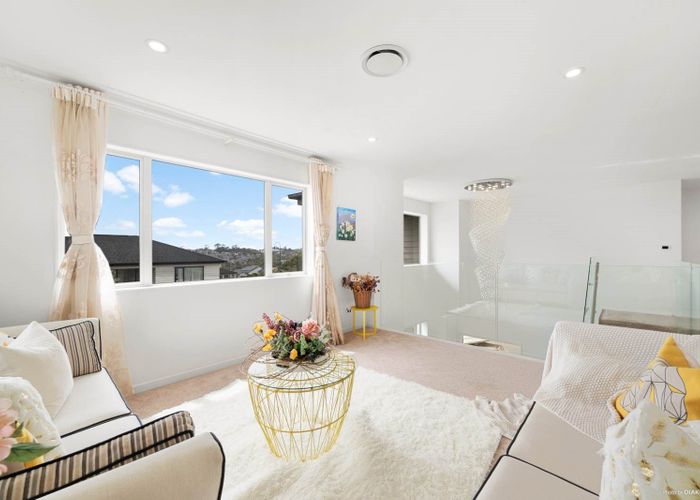  at 105 Medallion Drive, Oteha, Auckland