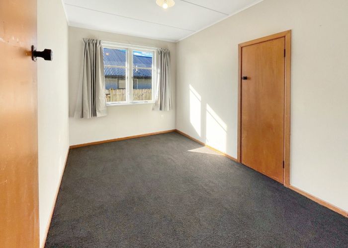  at 32 Roberts Line, Kelvin Grove, Palmerston North, Manawatu / Whanganui