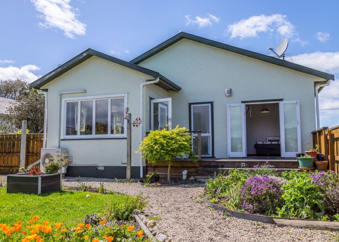  at 6 South Featherston Road, South Featherston, Featherston
