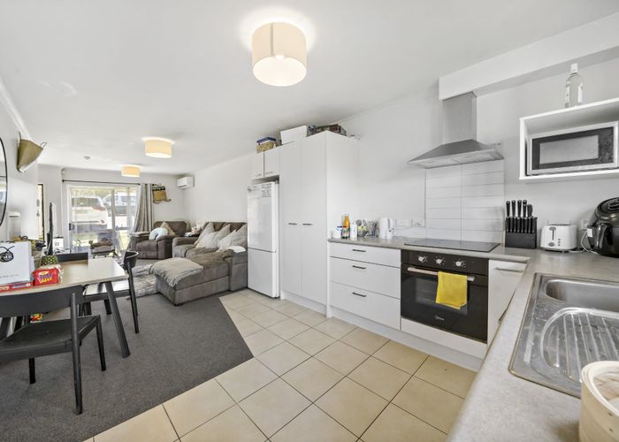  at 6/94 Glengarry Road, Glen Eden, Auckland