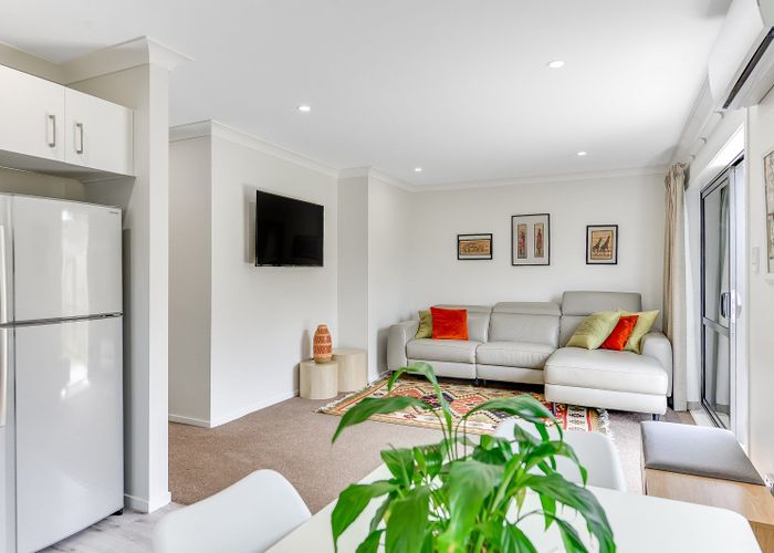  at 2/33 Cowley Drive, Temple View, Hamilton
