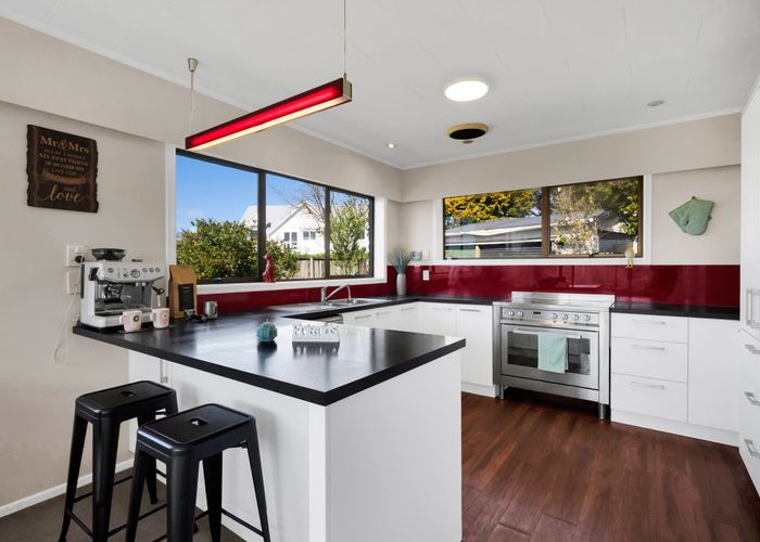  at 323 Mangorei Road, Merrilands, New Plymouth, Taranaki