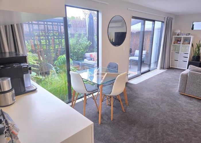  at 2/214 Barrington Street, Somerfield, Christchurch City, Canterbury