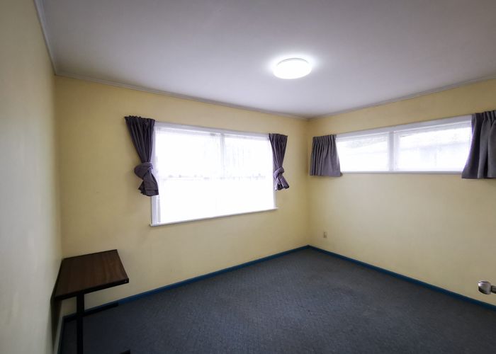  at 1/88 Tirimoana Road, Te Atatu South, Waitakere City, Auckland