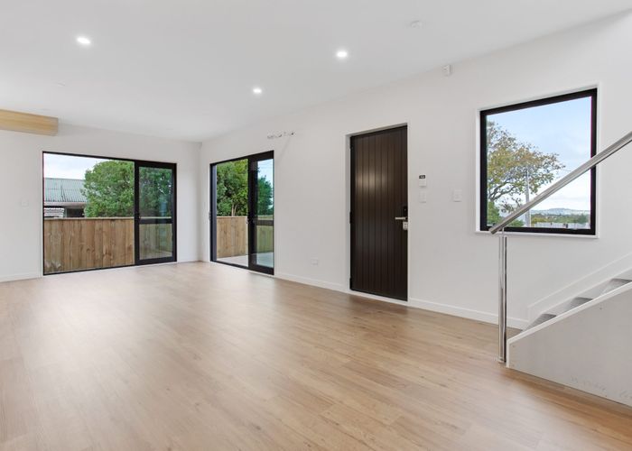 at 10/196 Royal Road, Massey, Waitakere City, Auckland