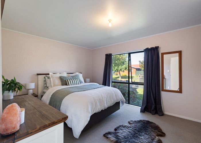  at 16 Gladys Place, Kelvin Grove, Palmerston North, Manawatu / Whanganui