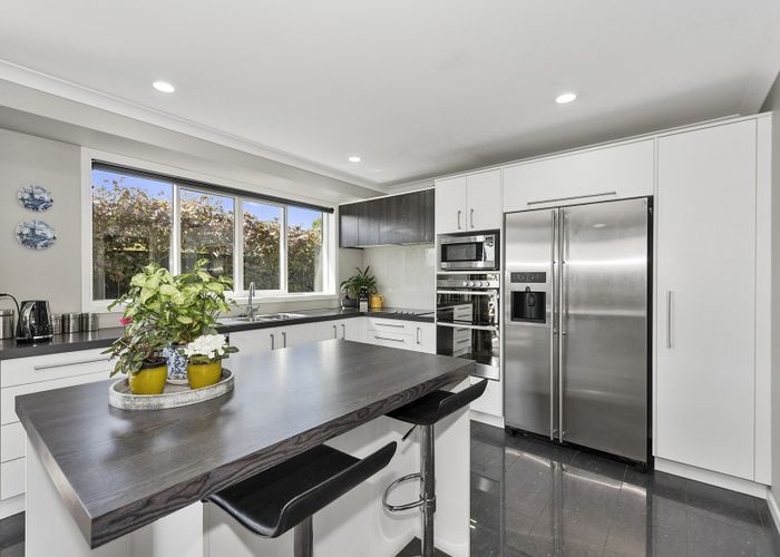  at 15 Kentwood Place, Flagstaff, Hamilton