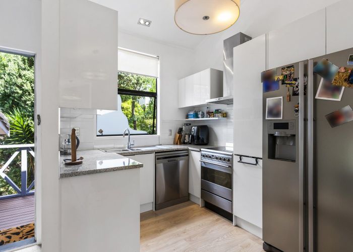  at 2/41 St Georges Bay Road, Parnell, Auckland