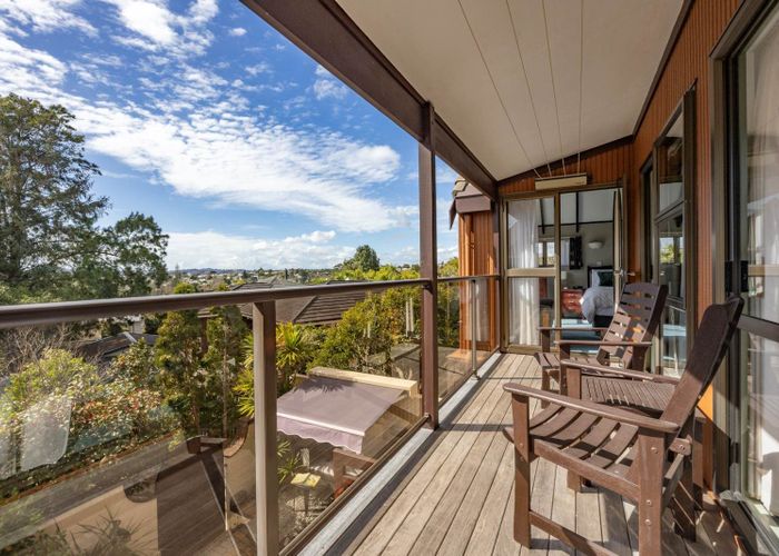 at 3/8 West Lynn Road, Titirangi, Waitakere City, Auckland