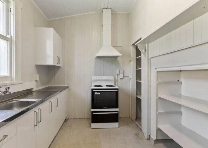  at 8 Corunna Road, Milford, North Shore City, Auckland