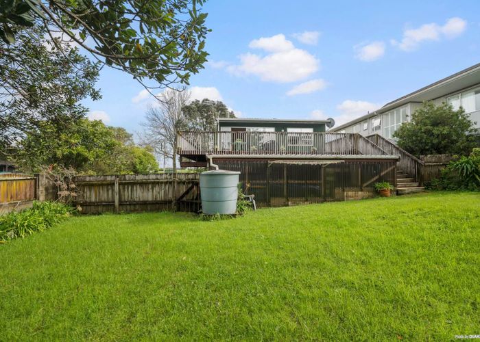  at 785 East Coast Road, Northcross, Auckland