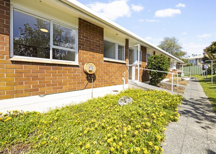  at 11/16 Willerton Avenue, New Lynn, Waitakere City, Auckland