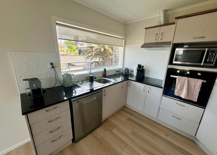  at 40 Hogans Road, Glenfield, North Shore City, Auckland