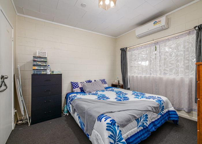  at 4/92 Titirangi Road, New Lynn, Waitakere City, Auckland