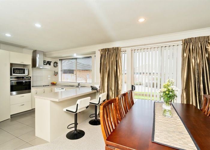  at 8 Savannah Place, Rototuna North, Hamilton