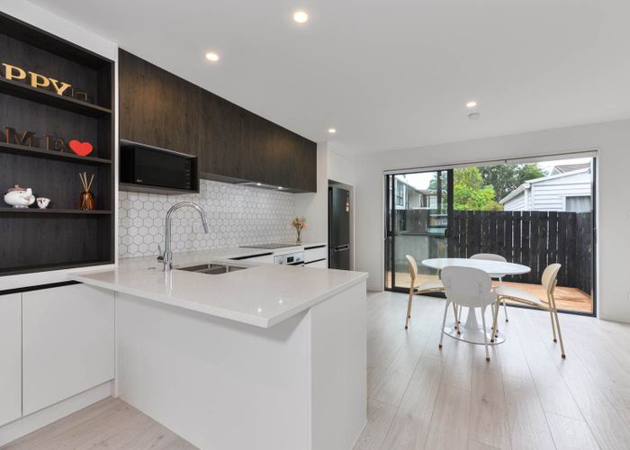  at 4/35 Hogans Road, Glenfield, North Shore City, Auckland