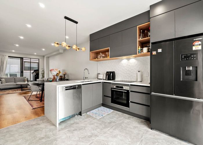  at 2/14 Williamson Avenue, Belmont, North Shore City, Auckland