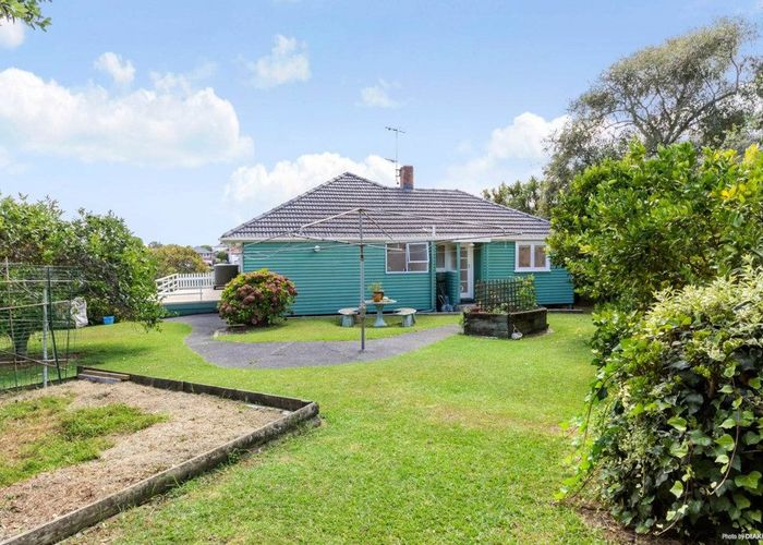  at 11 Jasmine Place, Blockhouse Bay, Auckland City, Auckland