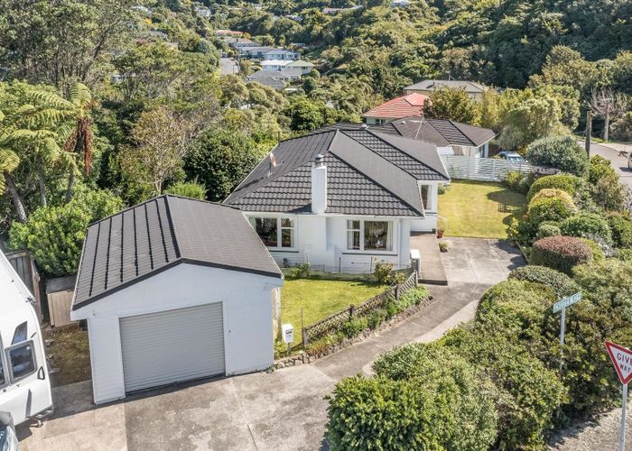  at 41 Hampton Hill Road, Tawa, Wellington