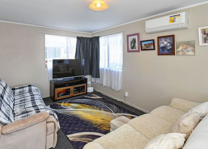  at 4/1 Rebecca Rise, Weymouth, Auckland