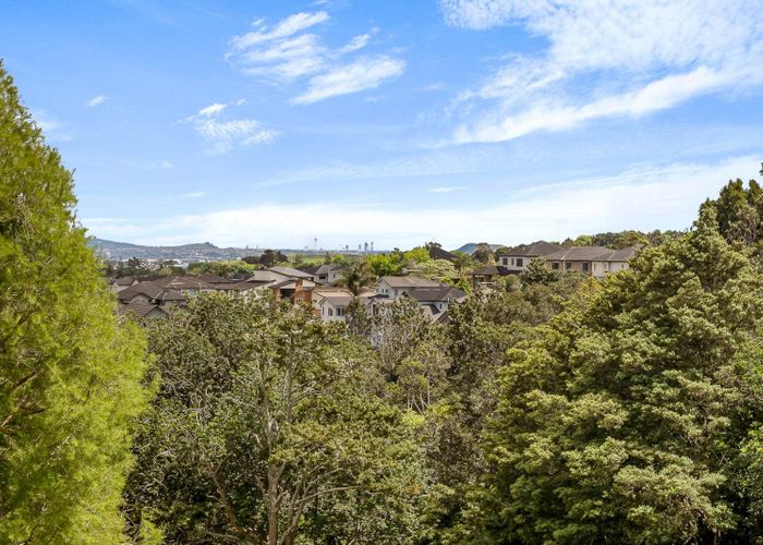  at 8 Teoteo Place, Flat Bush, Manukau City, Auckland