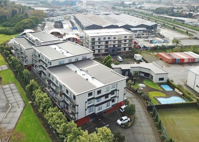  at 51/68 Mountain Road, Mount Wellington, Auckland