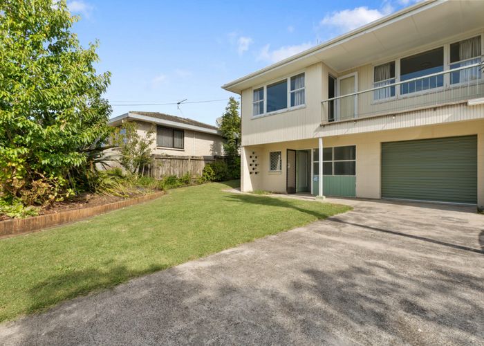  at 2/2A Arundel Street, Hillsborough, Auckland City, Auckland