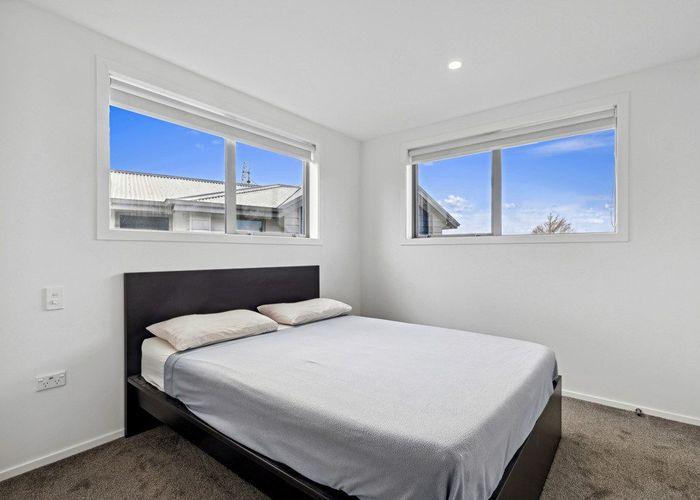  at 9/22 Denver Avenue, Sunnyvale, Auckland