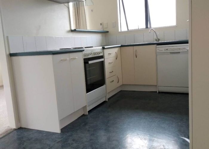  at 20A Kells Place, Botany Downs, Manukau City, Auckland