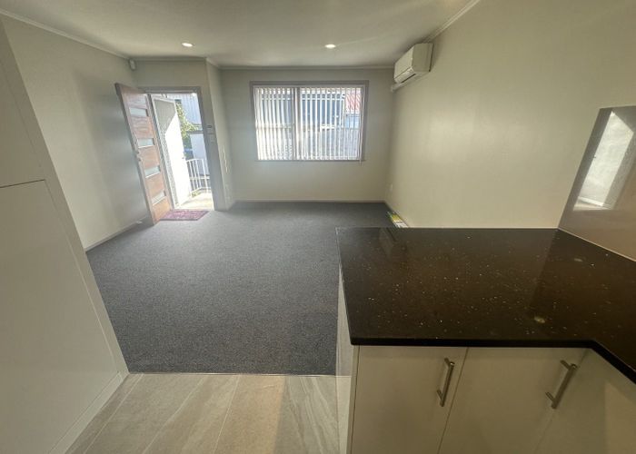  at 2/25 Avenue Road, Otahuhu, Auckland