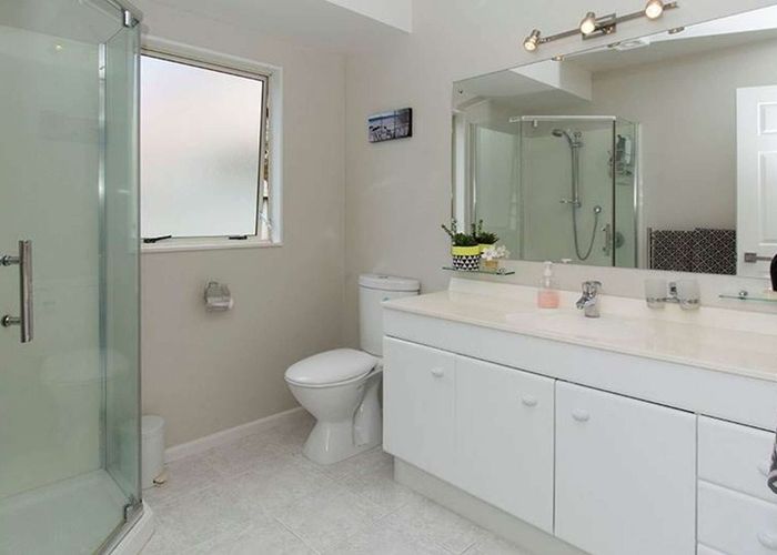  at 10 Ambleside  drive, Northpark, Manukau City, Auckland