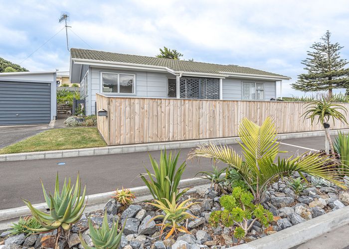  at 2 Rangiora Street, Castlecliff, Whanganui