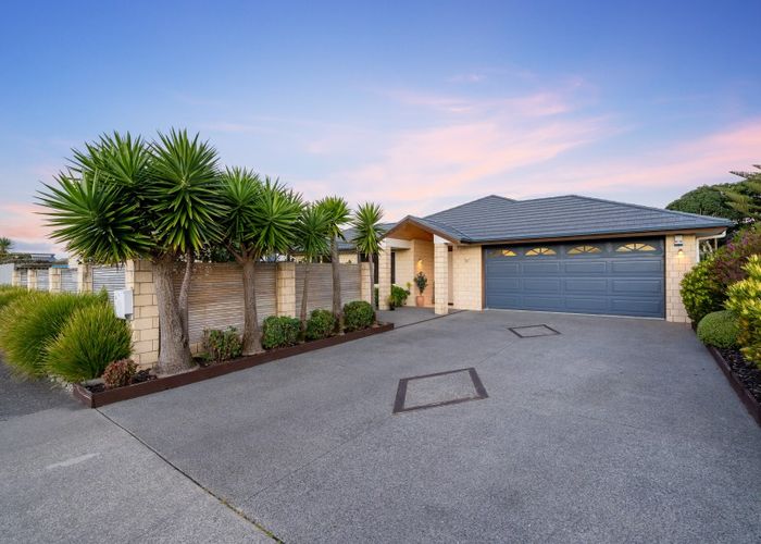  at 196 Tutere Street, Waikanae Beach, Waikanae
