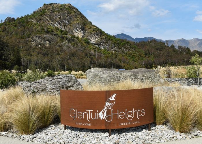  at 10 Peregrine Falcon Road, Mount Creighton, Queenstown