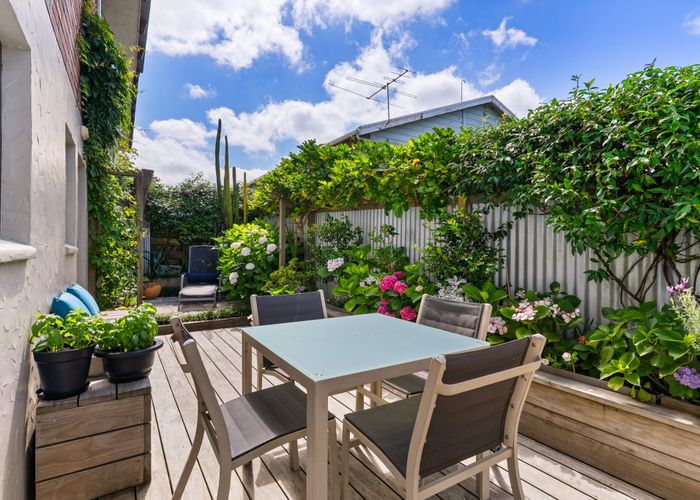  at 2/54 Garnet Road, Westmere, Auckland City, Auckland