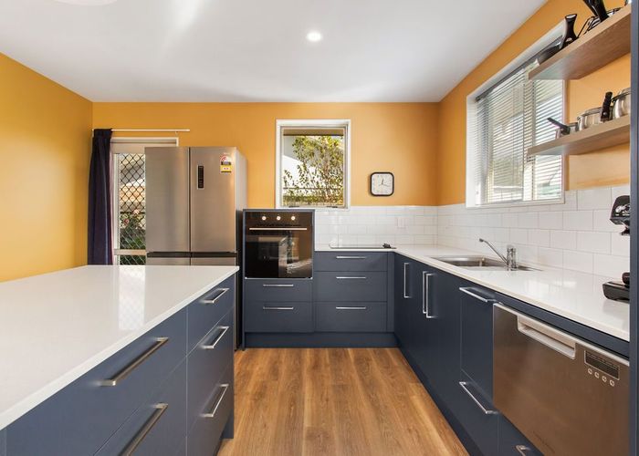  at 15 Charlotte Lane, Woolston, Christchurch