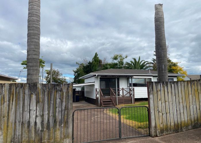  at 3/3174 Great North Road, New Lynn, Waitakere City, Auckland